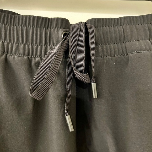 Eddie Bauer Black Women's Departure Amphib Shorts - Picture 7 of 9